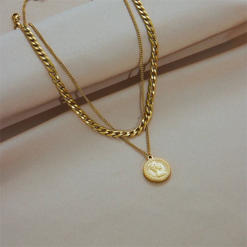 Elegant Gold Heart Pearl Necklace